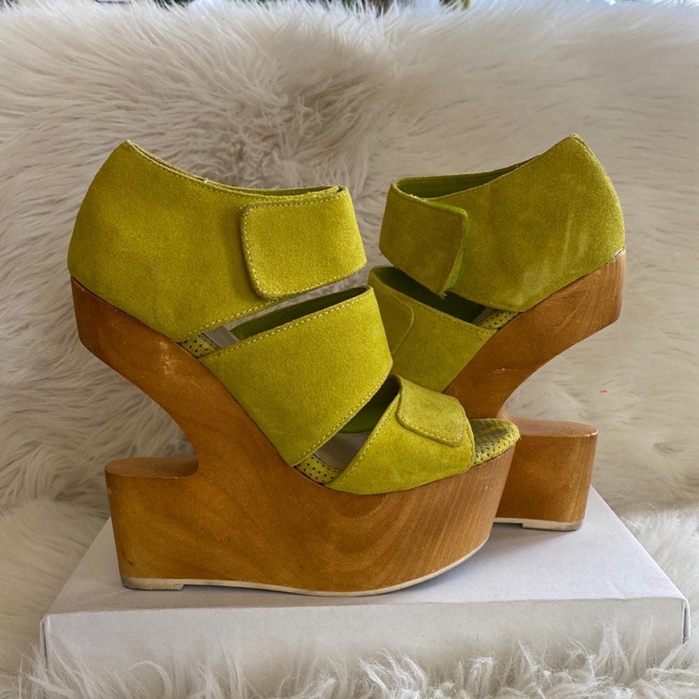 DV8 wedges